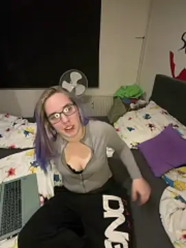 Snapshot of Red_desteny chatting on 03-01-26, 08:00 Red desteny online show from 03-01-26, 08:00