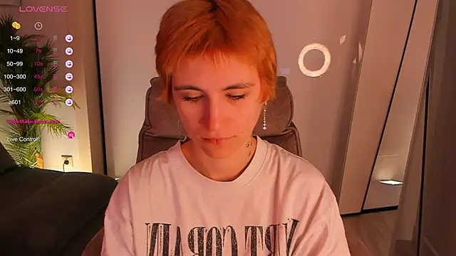 AutumnWhisper online show from 02-12-26, 08:59