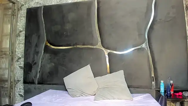 SaxxybunnyAndJayzzy online show from 03-25-26, 10:38