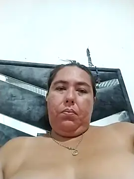 Snapshot of hot_girl_full chatting on 05-19-26, 02:01 hot girl full online show from 05-19-26, 02:01