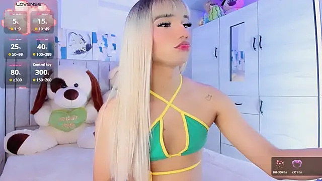 Snapshot of baby_cleo_ chatting on 05-15-26, 10:50 baby cleo online show from 05-15-26, 10:50