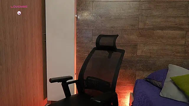 connor h1 online show from 05-22-26, 04:08