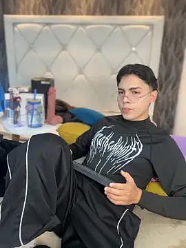 Samu Hott online show from 03-27-26, 08:52