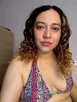 Snapshot of risitos23 chatting on 06-28-26, 02:39 risitos23 online show from 06-28-26, 02:39