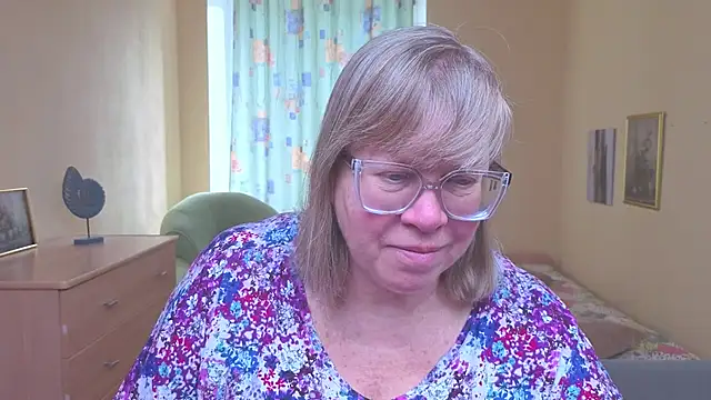 Emma Eclipsee online show from 02-06-26, 09:34