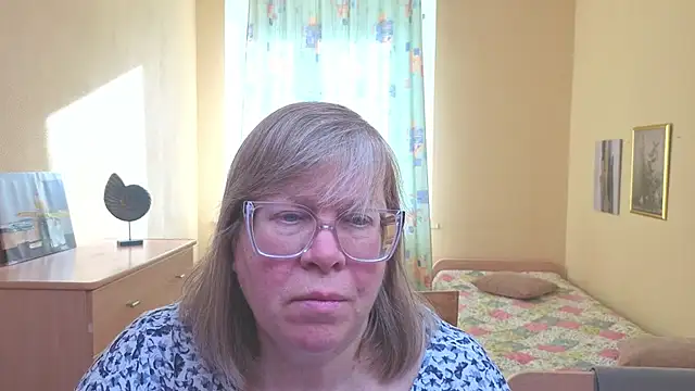 Emma Eclipsee online show from 02-18-26, 11:06