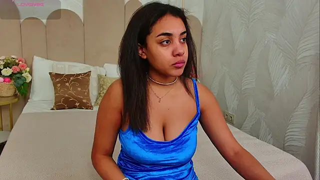 Luna Cortier online show from 04-04-26, 05:06