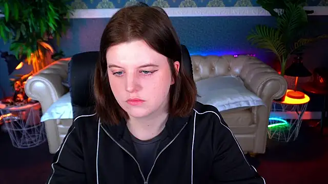 KristiFoxy online show from 04-12-26, 05:12