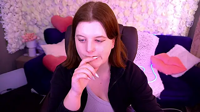 Snapshot of KristiFoxy chatting on 04-28-26, 01:38 KristiFoxy online show from 04-28-26, 01:38