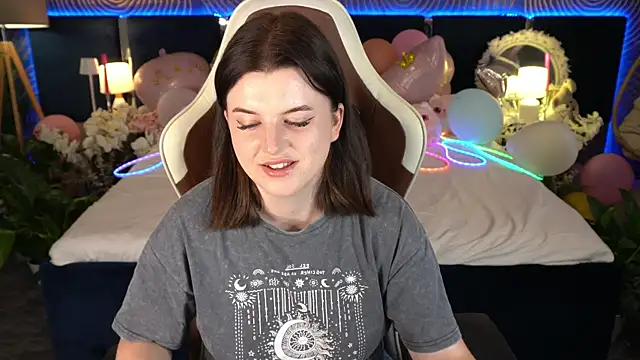 Snapshot of KristiFoxy chatting on 07-19-26, 12:31 KristiFoxy online show from 07-19-26, 12:31