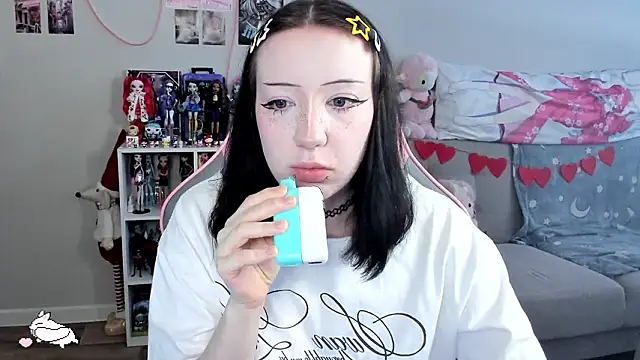 MollysLand online show from 03-18-26, 08:17