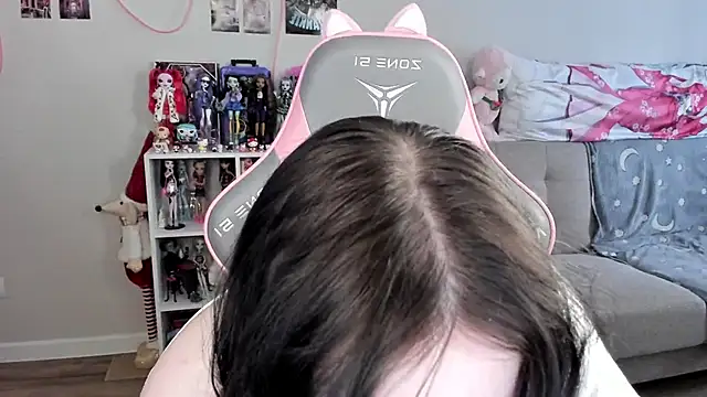 MollysLand online show from 04-23-26, 09:19