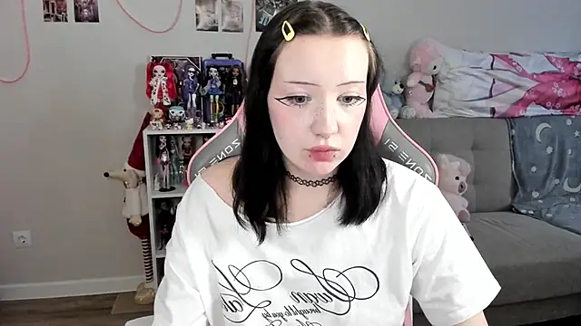 MollysLand online show from 04-23-26, 12:29