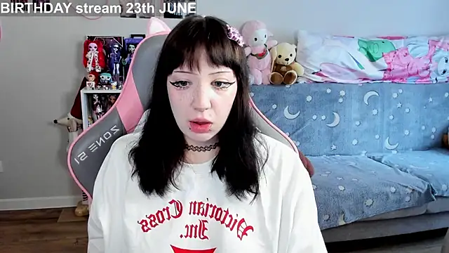 MollysLand online show from 06-16-26, 09:01