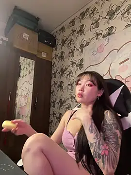 YukiiTYAN online show from 02-14-26, 02:25