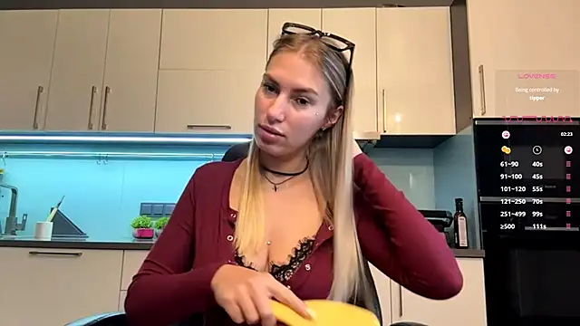 Snapshot of SoftnessMila chatting on 06-29-26, 08:20 SoftnessMila online show from 06-29-26, 08:20
