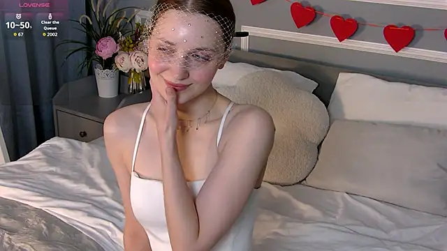EmmaSagge online show from 06-19-26, 06:51