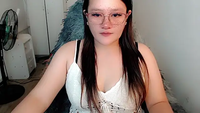 Snapshot of UrLovelyWetPussy chatting on 03-09-26, 09:24 UrLovelyWetPussy online show from 03-09-26, 09:24