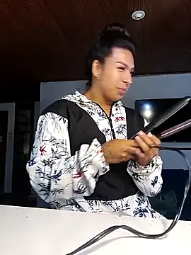 MeelFox online show from 03-18-26, 12:19