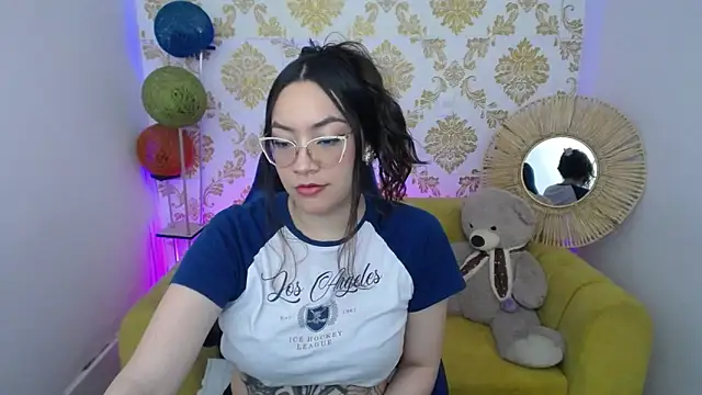 ALISS M  online show from 02-17-26, 07:42