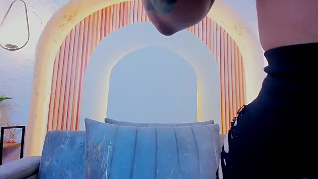 violet scott  online show from 03-25-26, 10:21