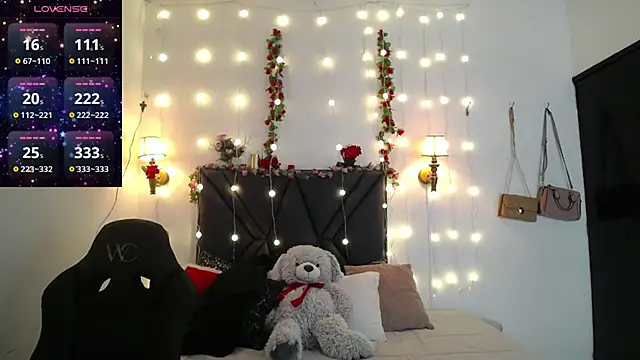 Snapshot of Sharma_Amayra chatting on 02-10-26, 07:40 Sharma Amayra online show from 02-10-26, 07:40