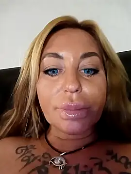 MiaMooly online show from 09-22-25, 05:04