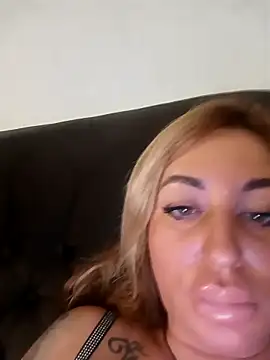 MiaMooly online show from 12-01-25, 03:39