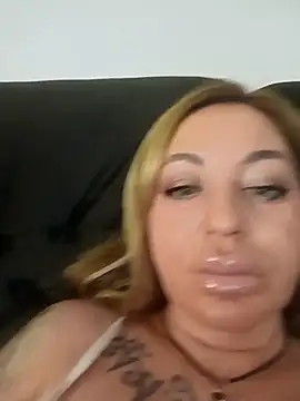 MiaMooly online show from 12-04-25, 05:43