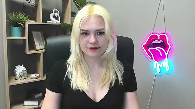 SweetLilyxo online show from 04-27-26, 01:20