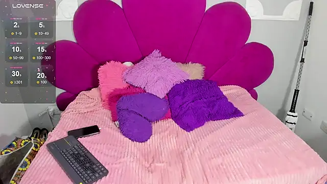 Snapshot of Raven_love chatting on 07-21-26, 08:00 Raven love online show from 07-21-26, 08:00