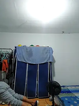 Snapshot of thom_1 chatting on 05-14-26, 02:29 thom 1 online show from 05-14-26, 02:29