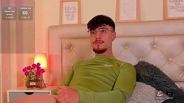 Aiden Gray online show from 03-04-26, 06:14