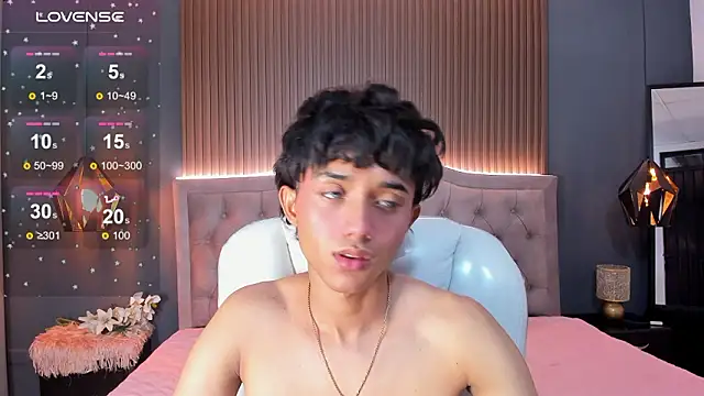 Noa 03 online show from 02-10-26, 01:48