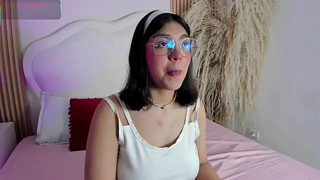 rebeca taylor online show from 03-03-26, 03:23