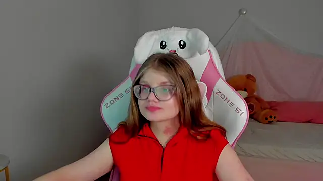 ChloeHalses online show from 04-10-26, 06:23