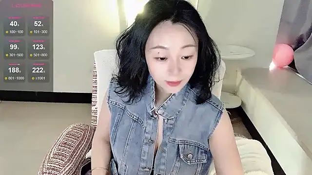 Snapshot of Sunny------ chatting on 06-01-26, 12:45 Sunny------ online show from 06-01-26, 12:45