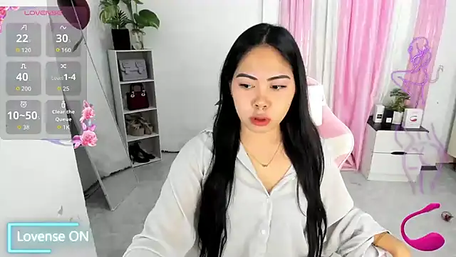 Ursweetyshaine online show from 05-07-26, 12:27
