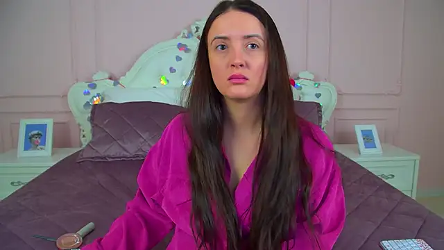 Snapshot of ElinaBellucci chatting on 02-18-26, 04:30 ElinaBellucci online show from 02-18-26, 04:30