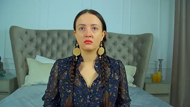 ElinaBellucci online show from 04-24-26, 04:15