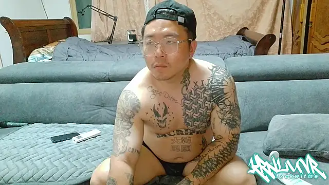 Snapshot of fxckuno chatting on 05-27-26, 03:31 fxckuno online show from 05-27-26, 03:31