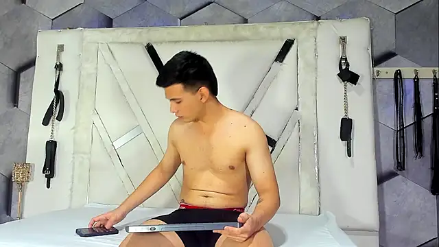 GoldenBoyM online show from 02-18-26, 02:40