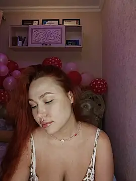 Snapshot of LolaaMint_ chatting on 02-18-26, 04:36 LolaaMint online show from 02-18-26, 04:36