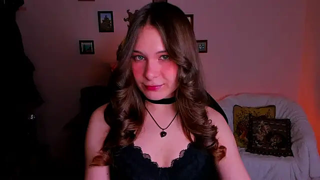 LanaLovely online show from 04-27-26, 06:22