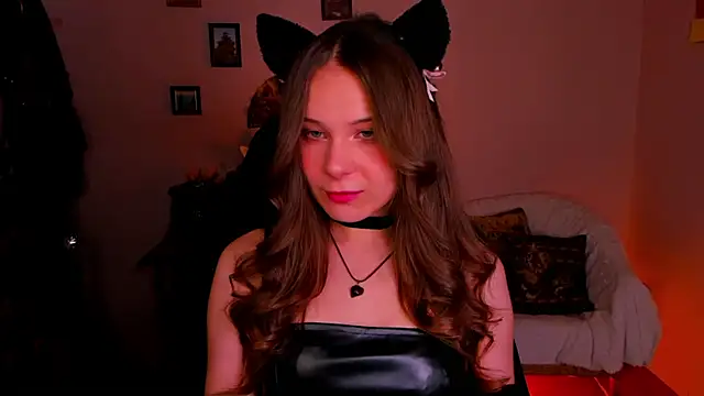 Snapshot of LanaLovely chatting on 05-20-26, 06:30 LanaLovely online show from 05-20-26, 06:30