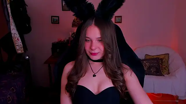 Snapshot of LanaLovely chatting on 06-17-26, 06:38 LanaLovely online show from 06-17-26, 06:38