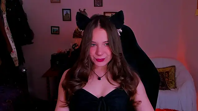 Snapshot of LanaLovely chatting on 06-18-26, 06:35 LanaLovely online show from 06-18-26, 06:35