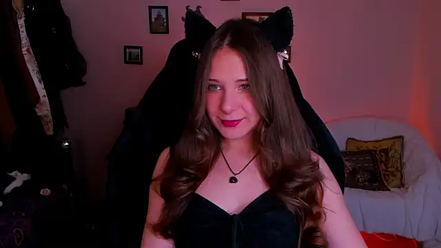 Snapshot of LanaLovely chatting on 06-18-26, 09:47 LanaLovely online show from 06-18-26, 09:47
