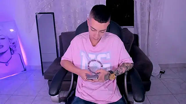 Dereck Boy  online show from 04-12-26, 03:33