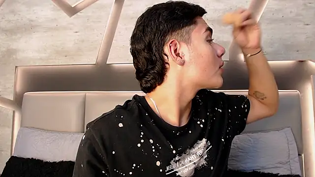 FemNoa online show from 03-06-26, 01:18